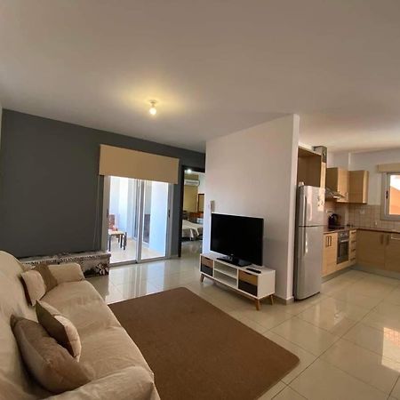 Andris Apartment Paralimni Esterno foto