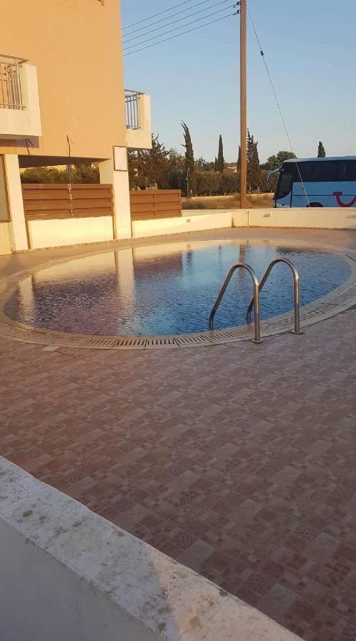 Andris Apartment Paralimni Esterno foto